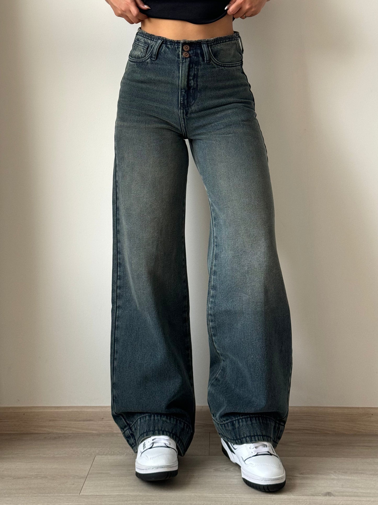 Grunge Edge Double Button High-Waisted Denim Jeans