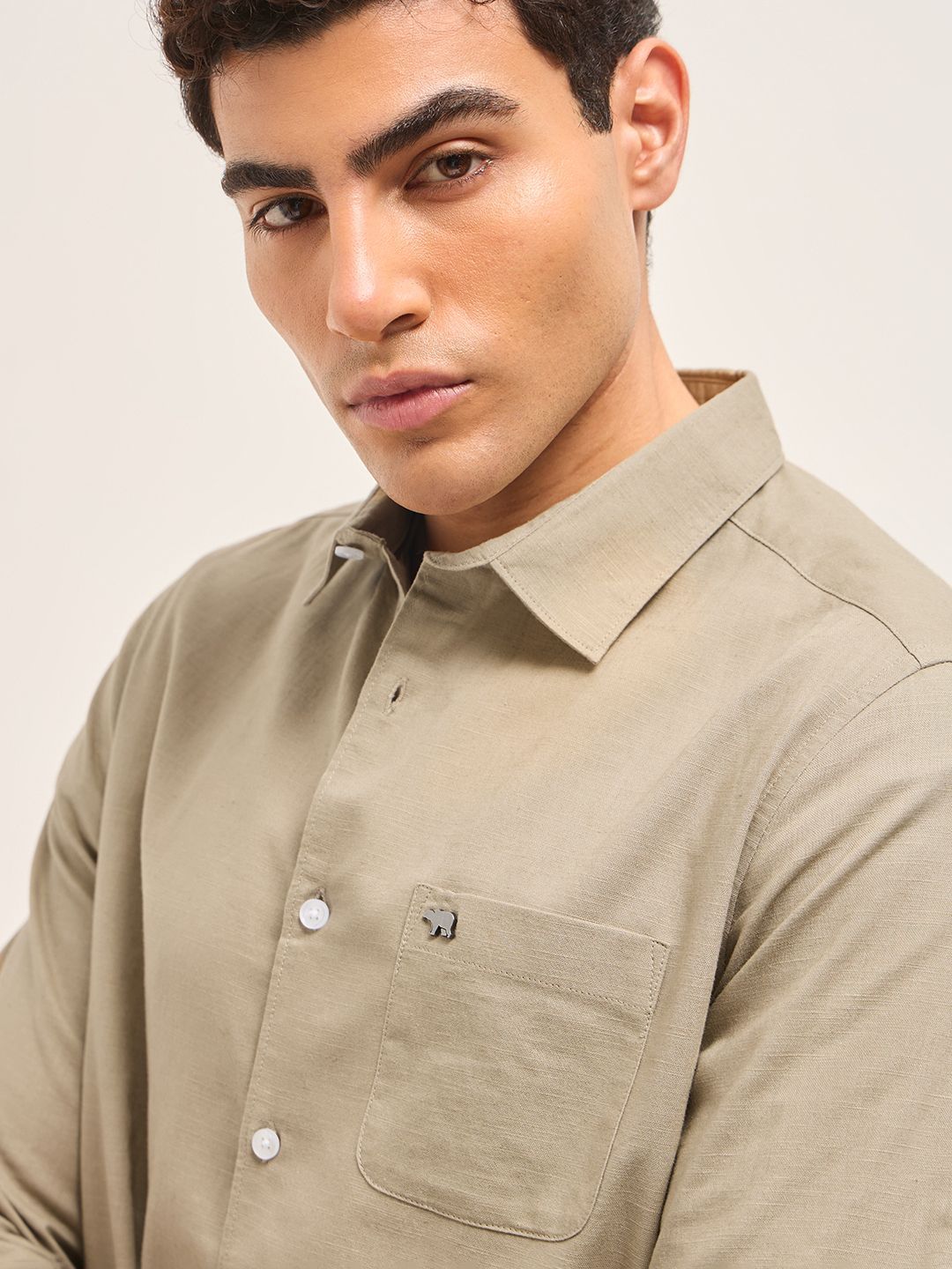 Men Slim Fit Solid Spread Collar Casual Cotton Linen Shirt