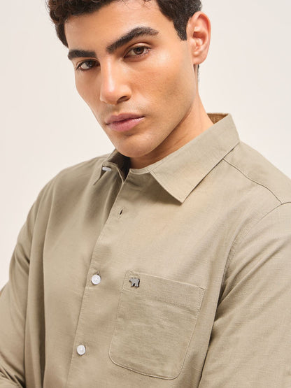 Men Slim Fit Solid Spread Collar Casual Cotton Linen Shirt