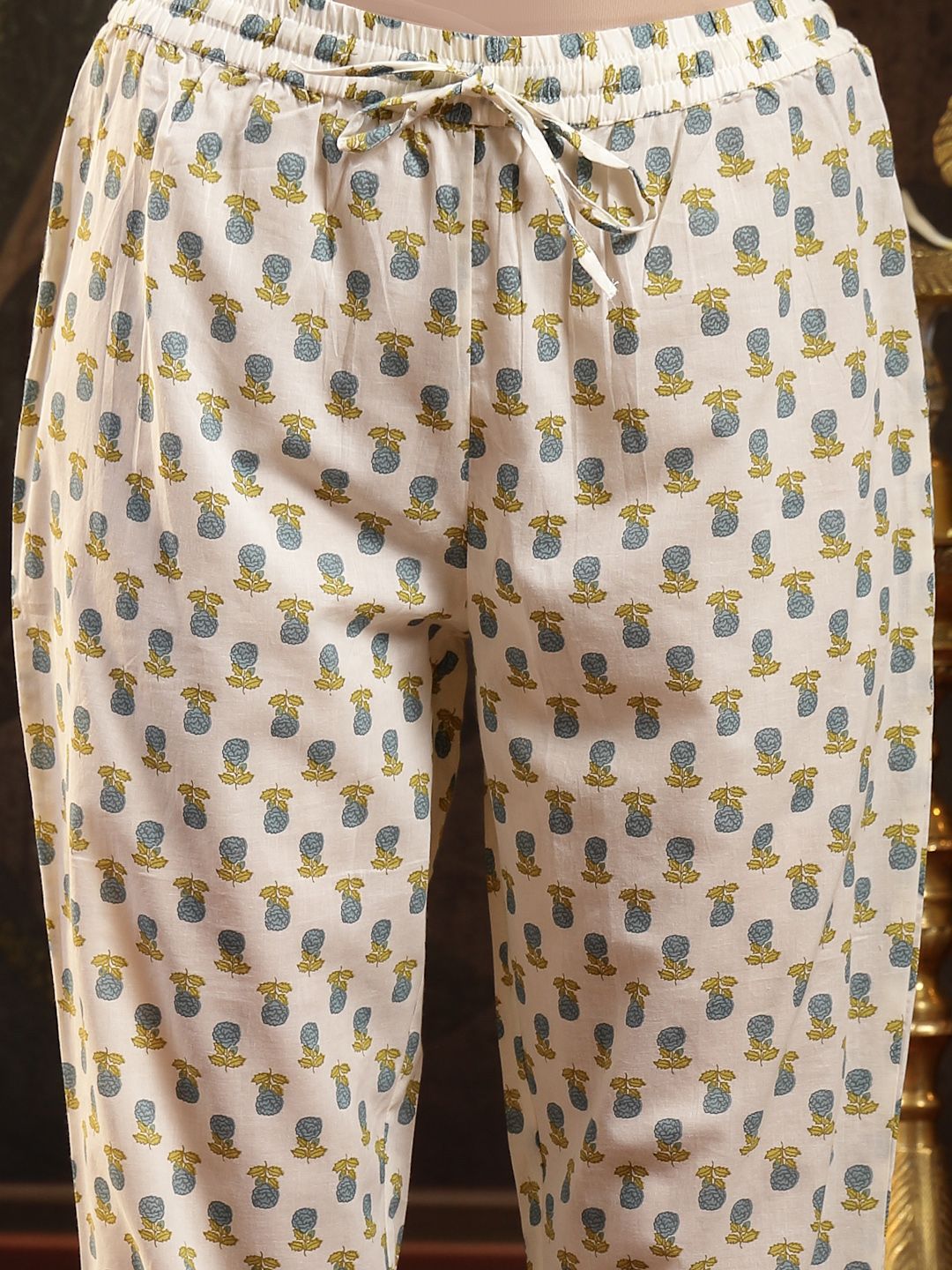 Floral Printed V-Neck Sequinned Pure Cotton Kurta With Trousers & Dupatta