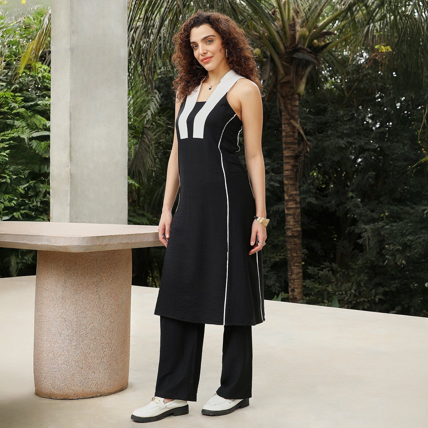 Contrast Linear Kurta Set