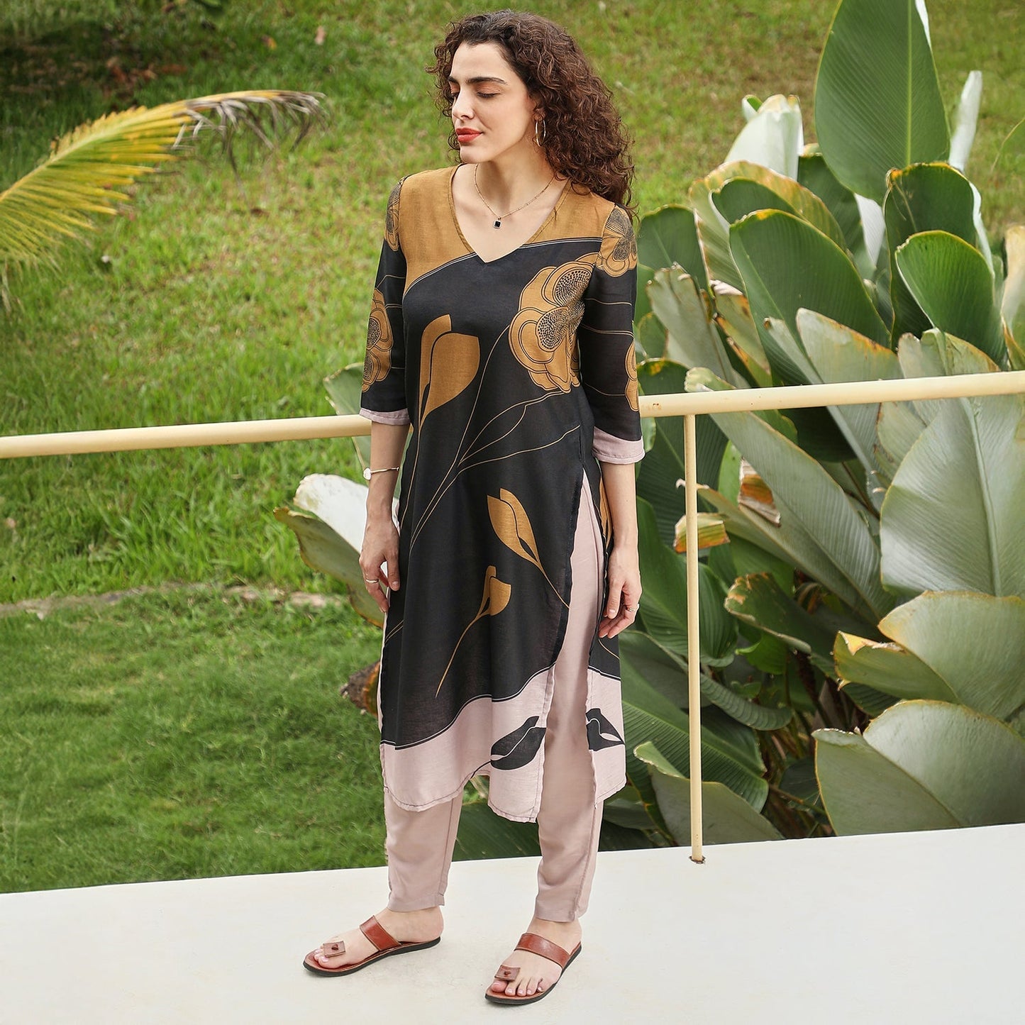 Contrast Sprig Kurta Set