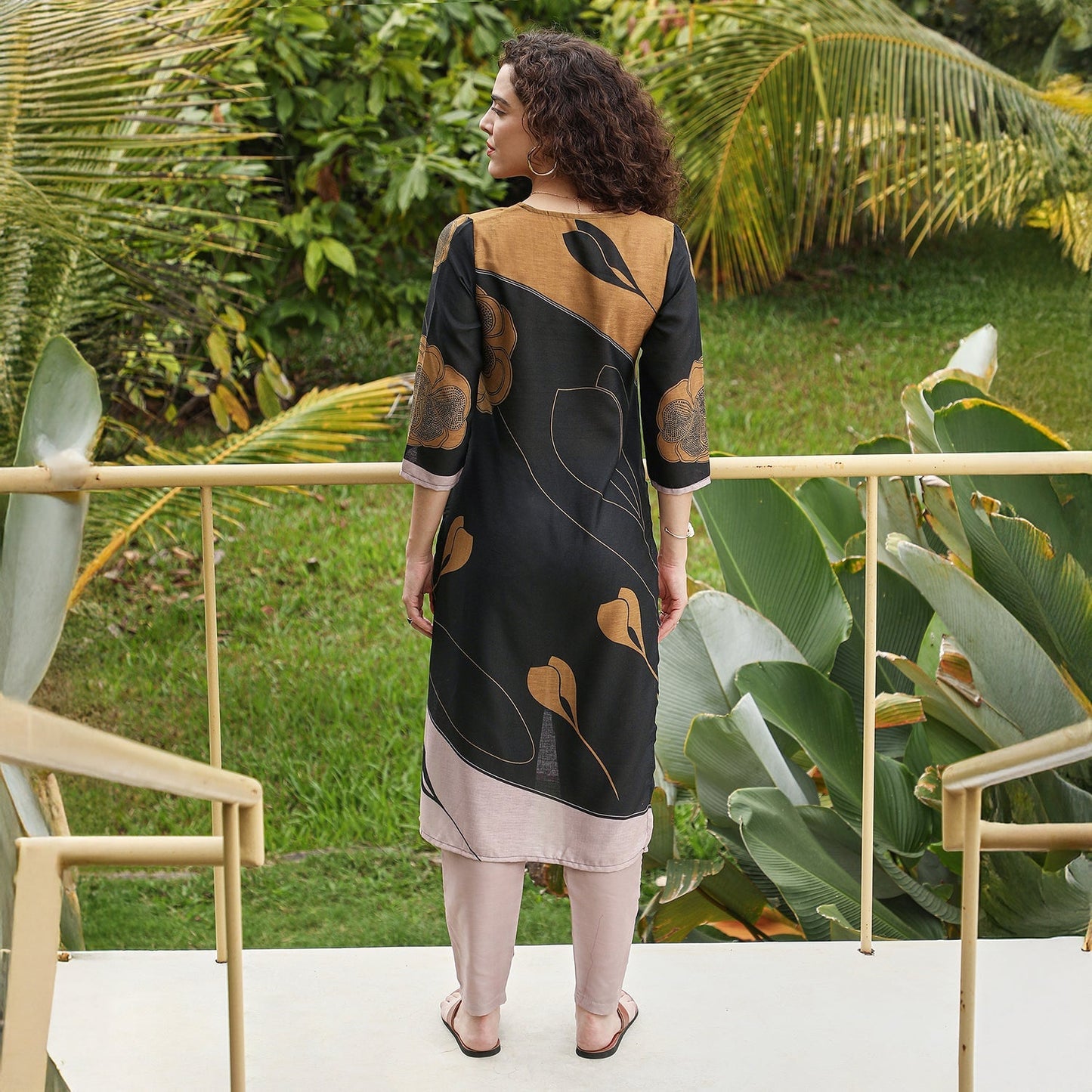 Contrast Sprig Kurta Set