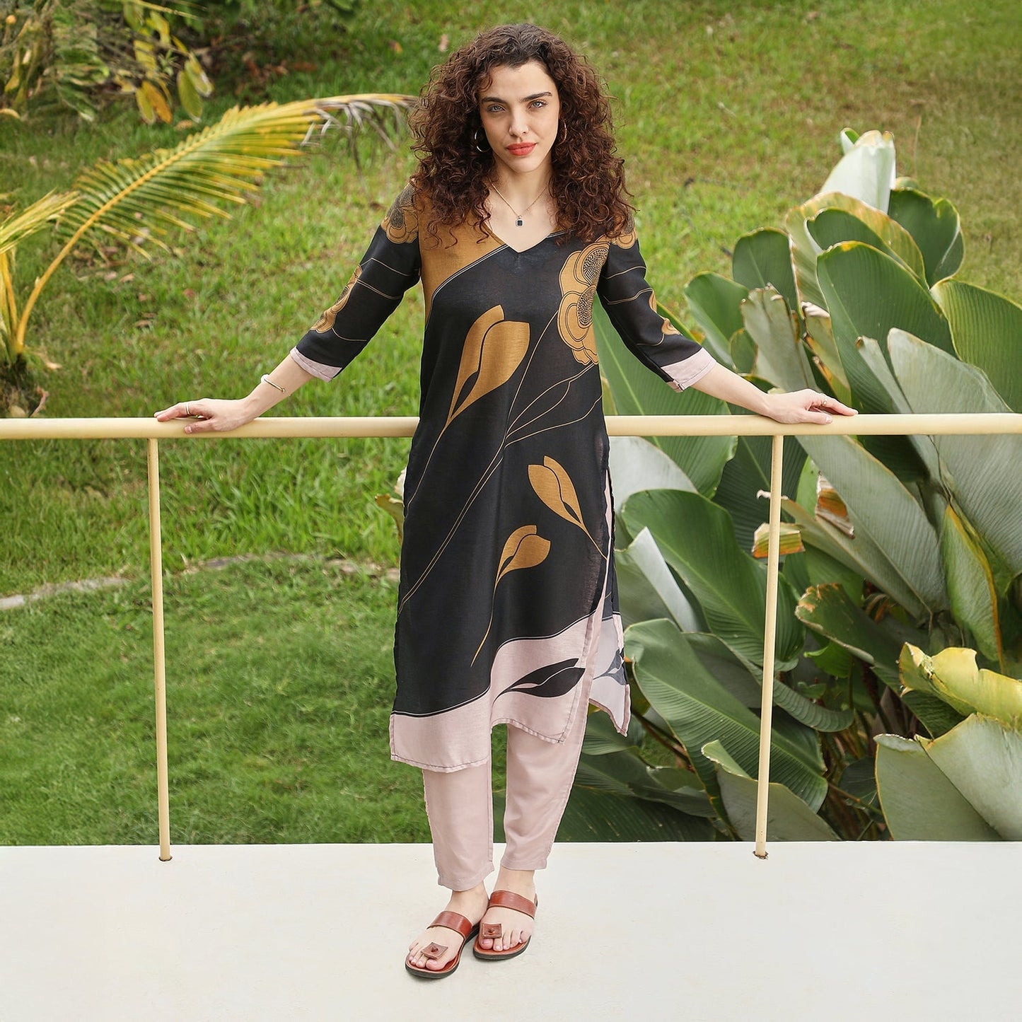 Contrast Sprig Kurta Set