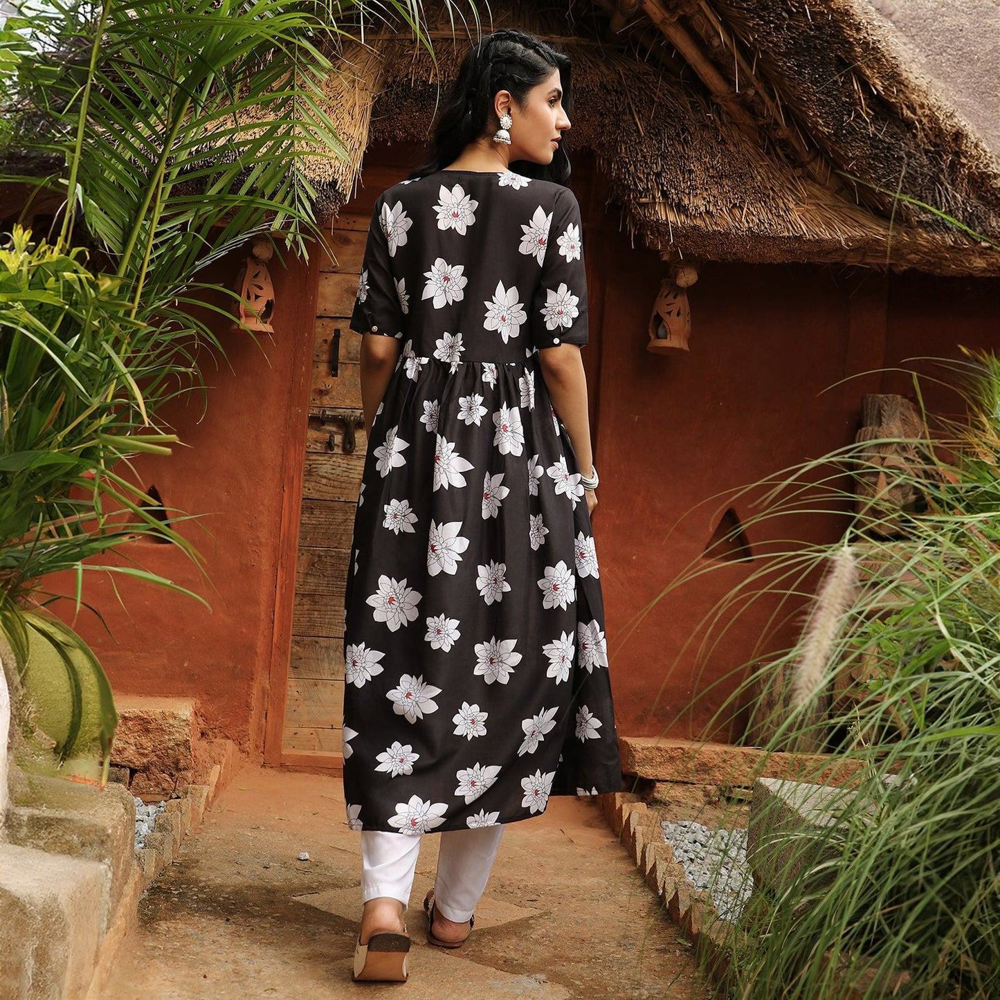 Water Lilies Kurta With Trousers And Dupatta