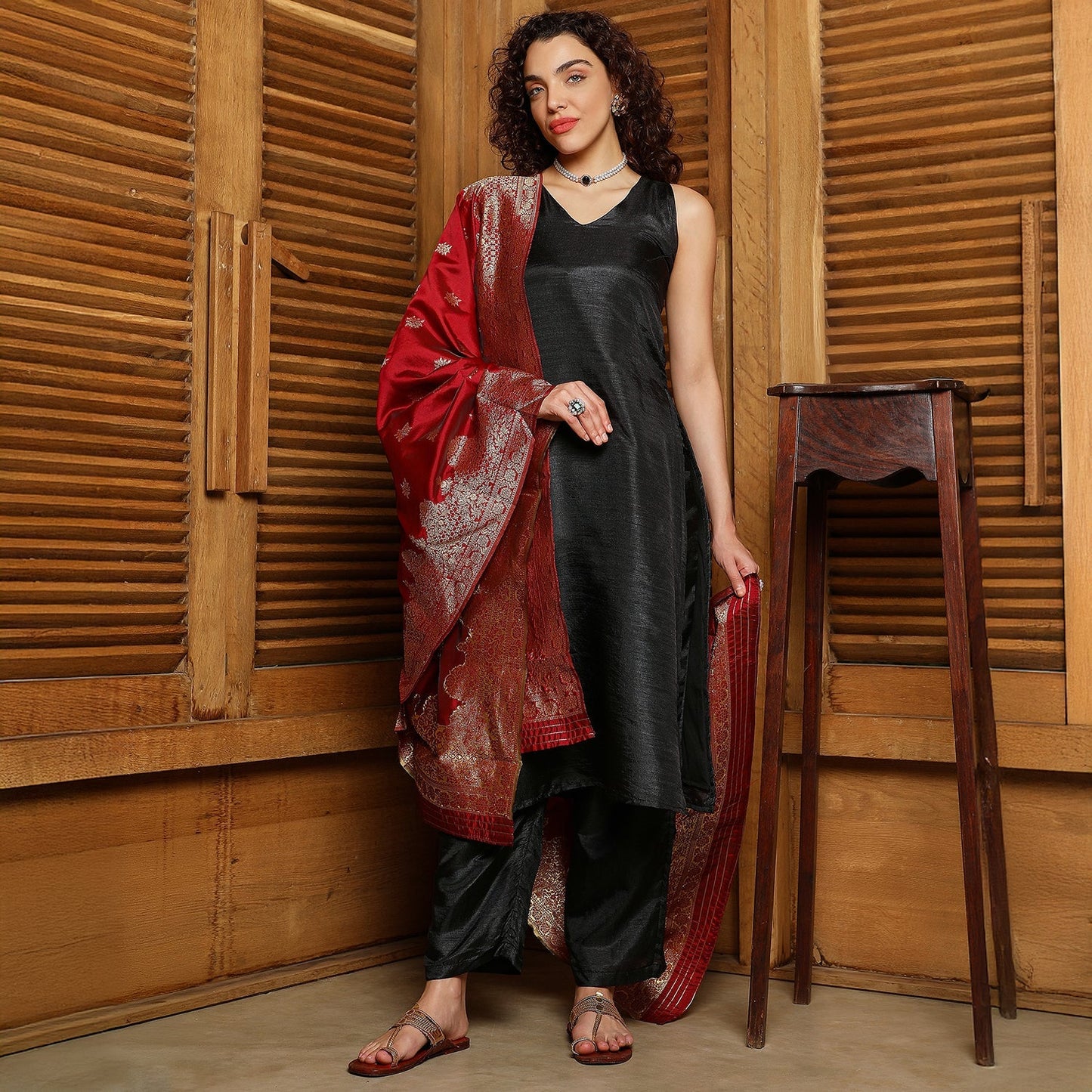 Contrast Lustre Kurta Set