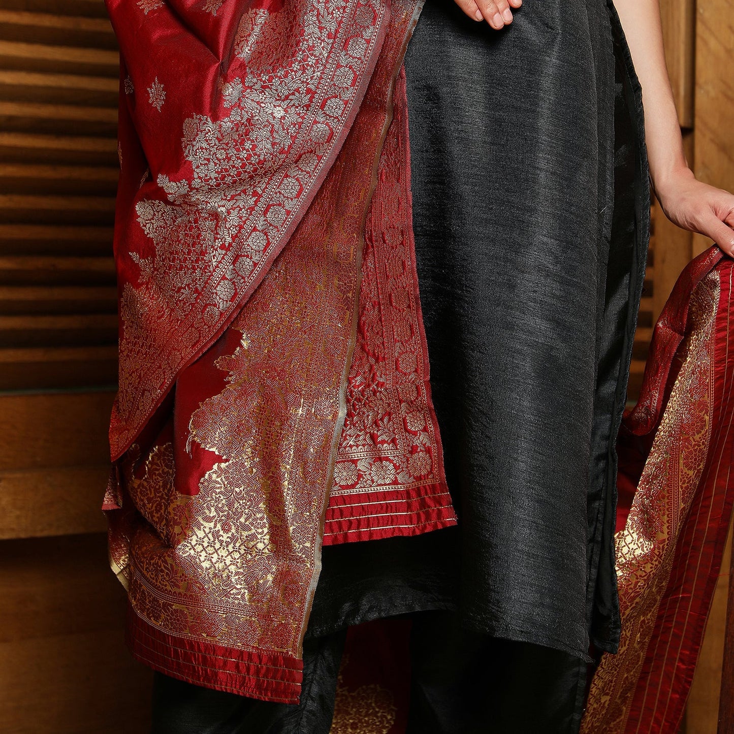 Contrast Lustre Kurta Set