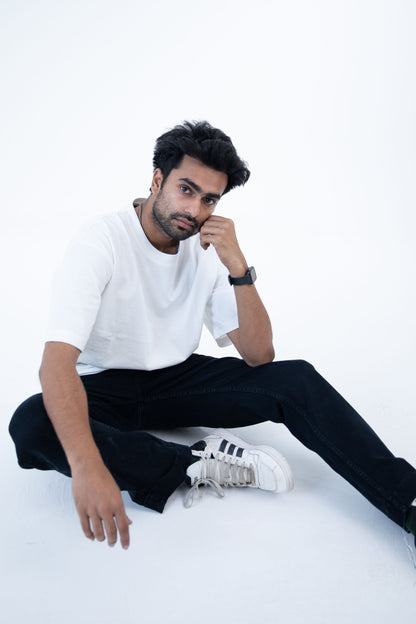 Move Easy Straight Jeans: Black