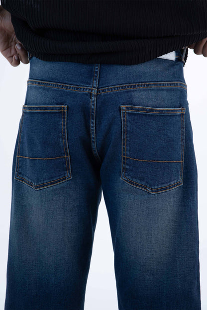 Move Easy Straight Jeans: Blue
