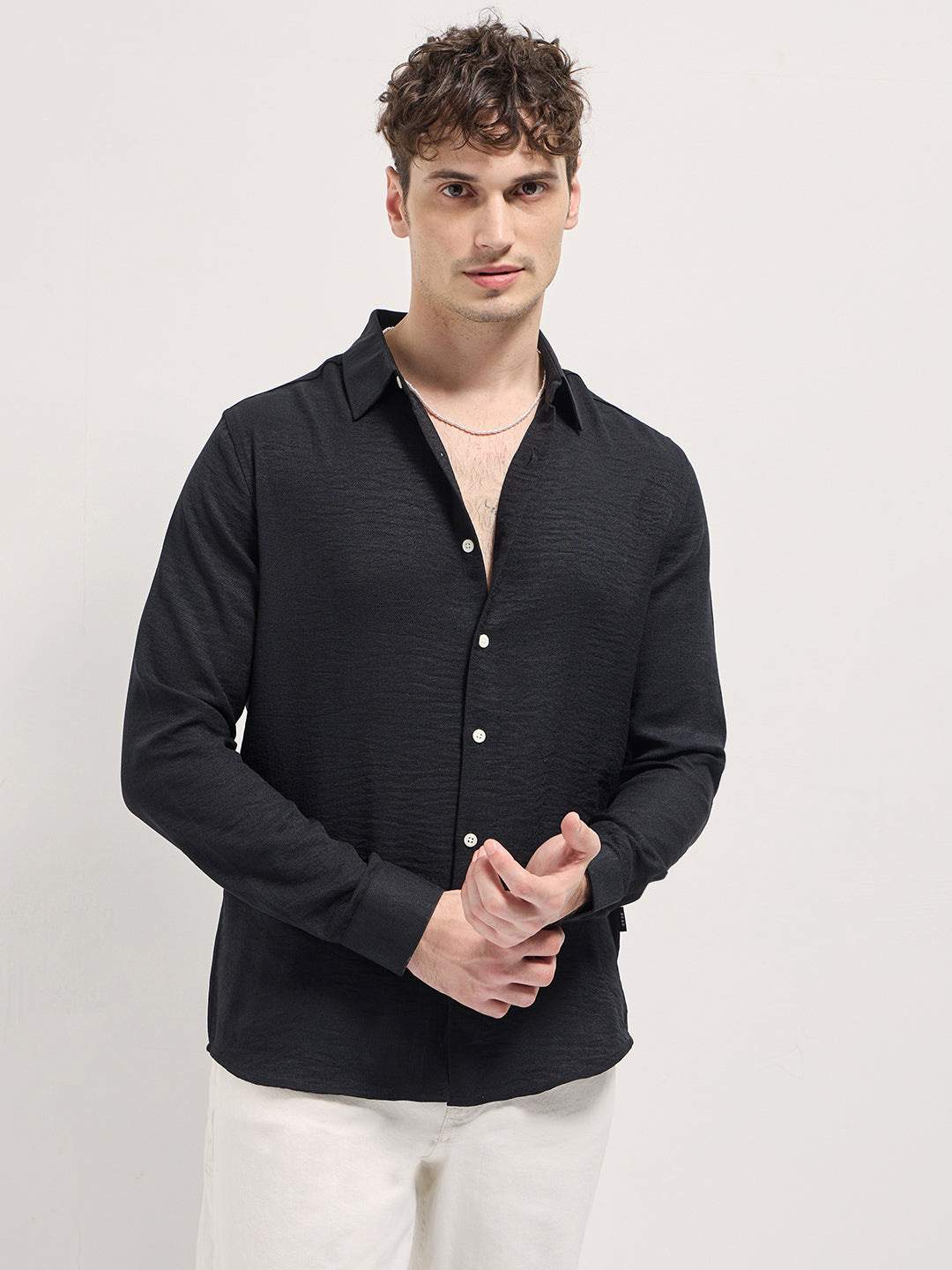 Black Solid Seersucker Effect Slim Fit Casual Shirt