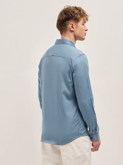 Blue Solid Slim Fit Casual Shirt