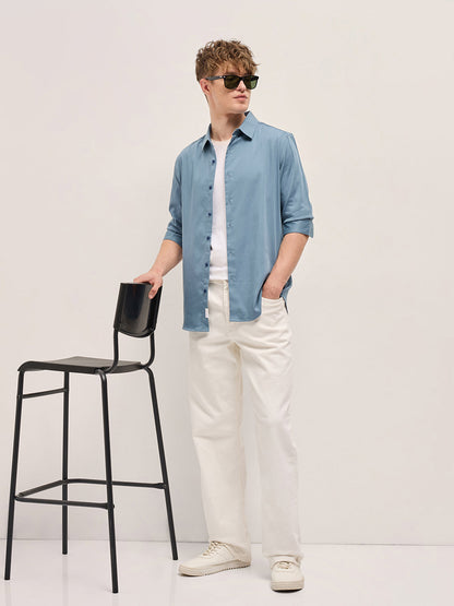 Blue Solid Slim Fit Casual Shirt