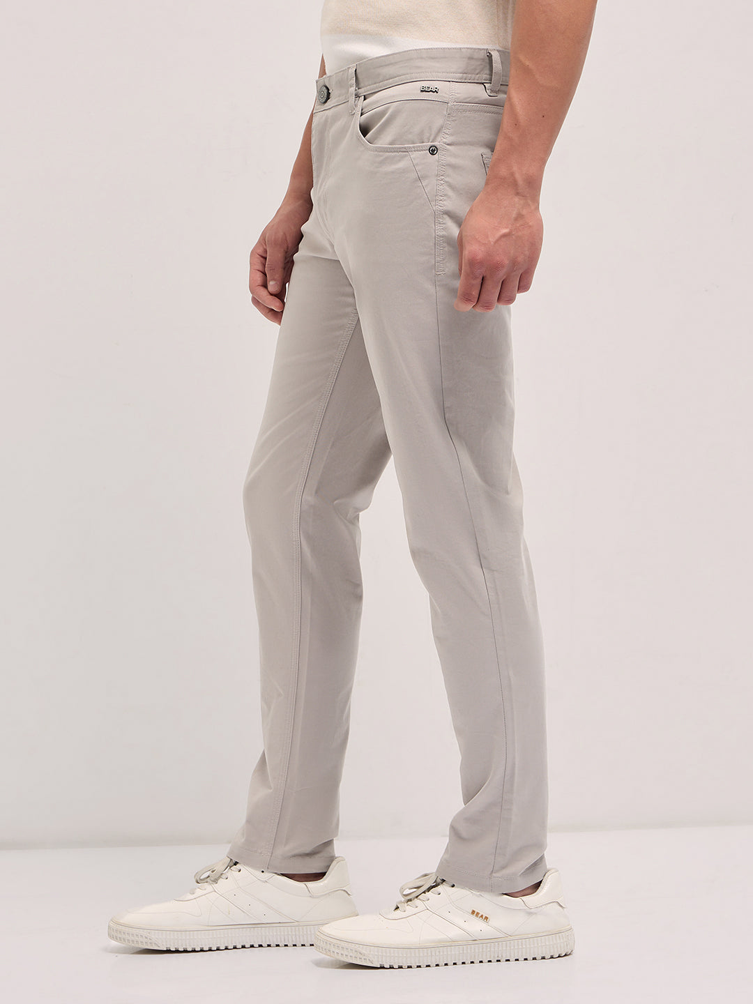 Cream Solid Slim Fit Casual Chino Trouser
