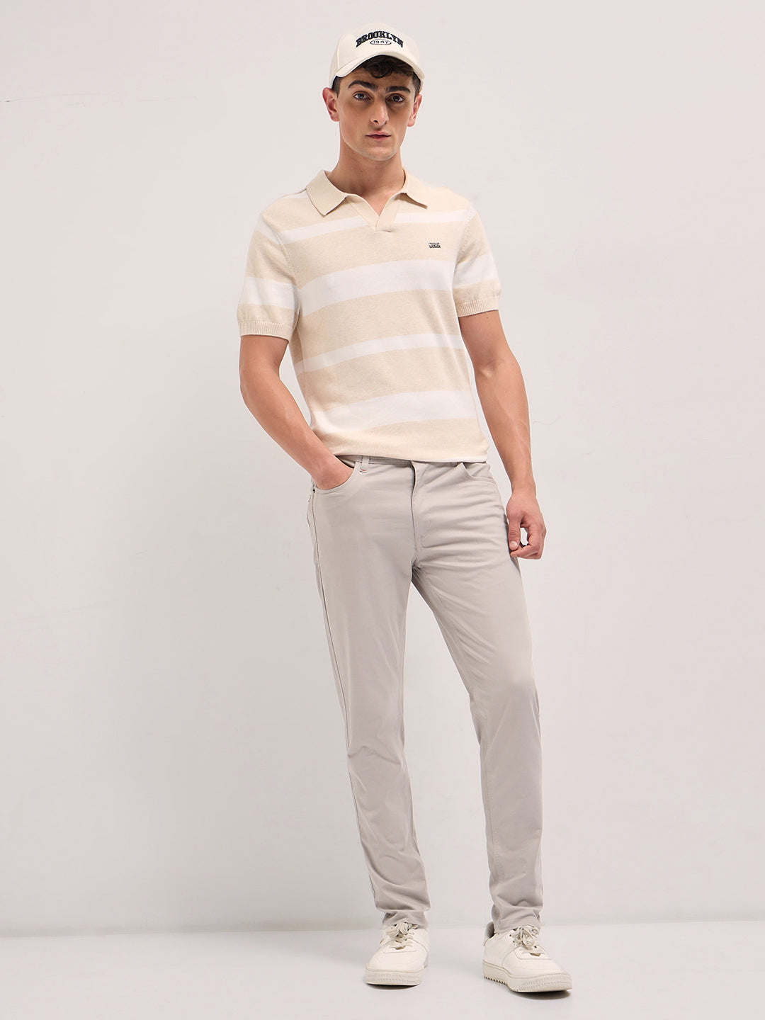 Cream Solid Slim Fit Casual Chino Trouser