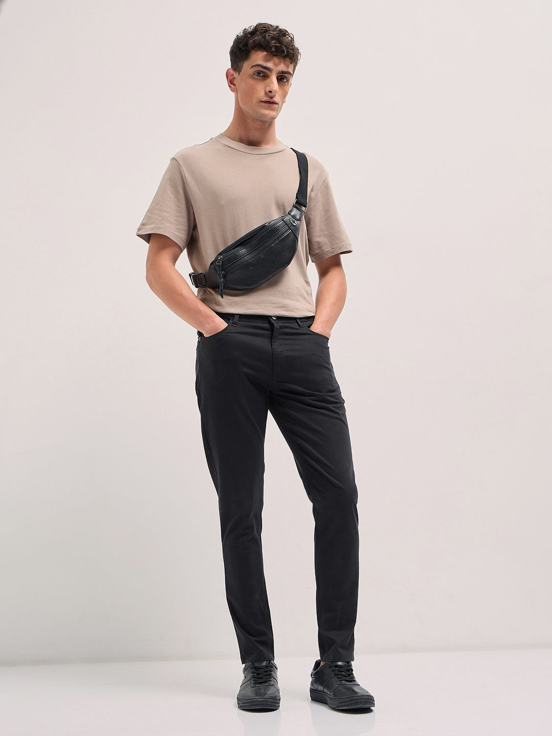 Black Solid Slim Fit Casual Chino Trouser