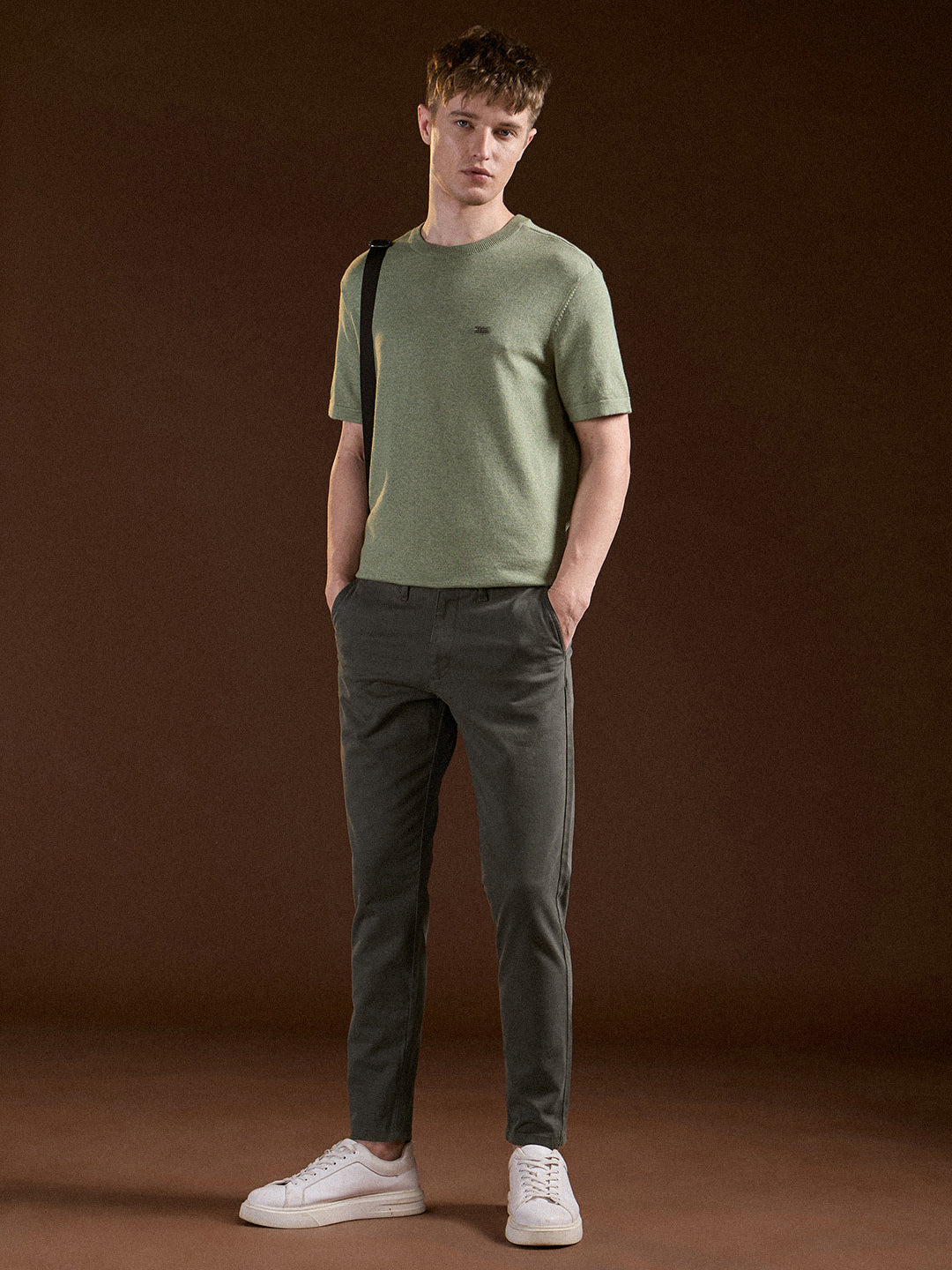 Grey Solid Slim Fit Casual Chino Trouser
