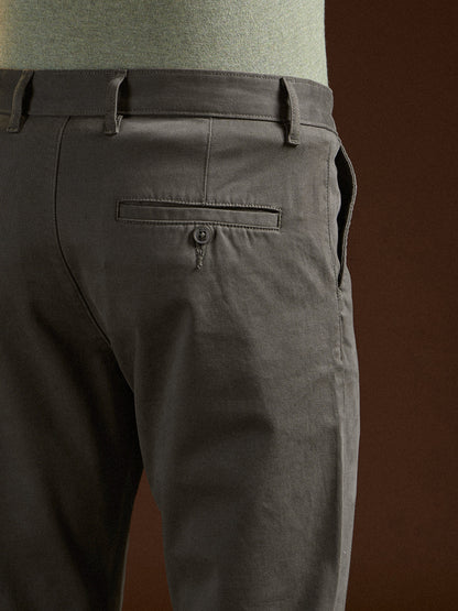 Grey Solid Slim Fit Casual Chino Trouser