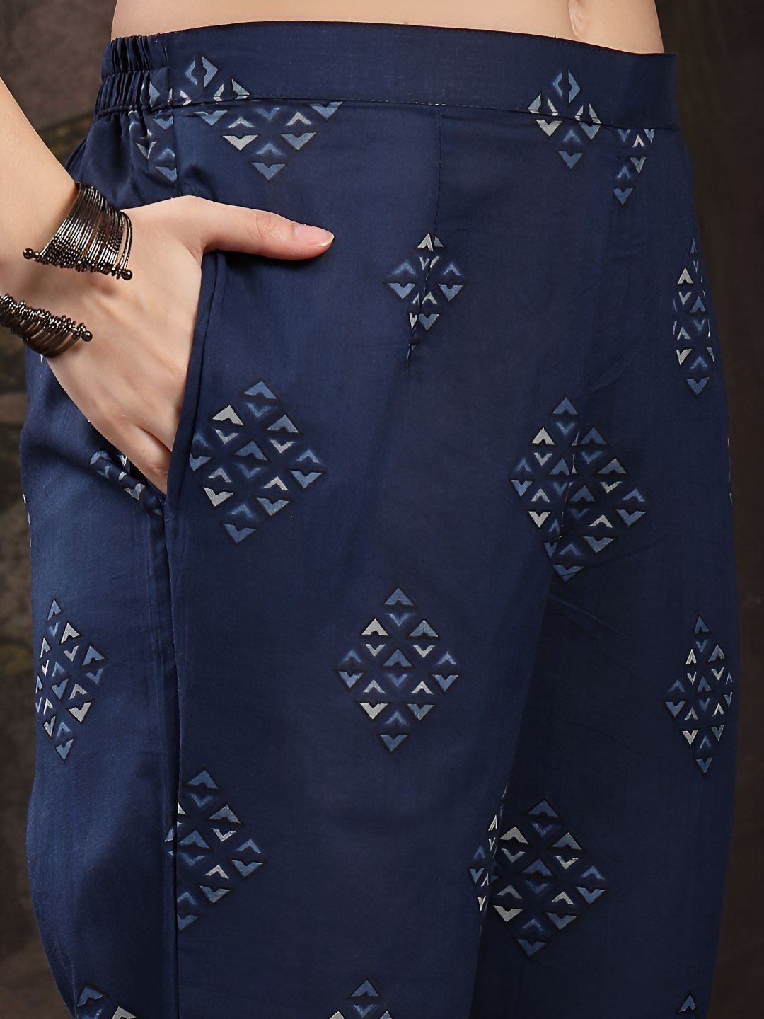 Women Floral Printed Cotton Kurta with Trousers & Dupatta