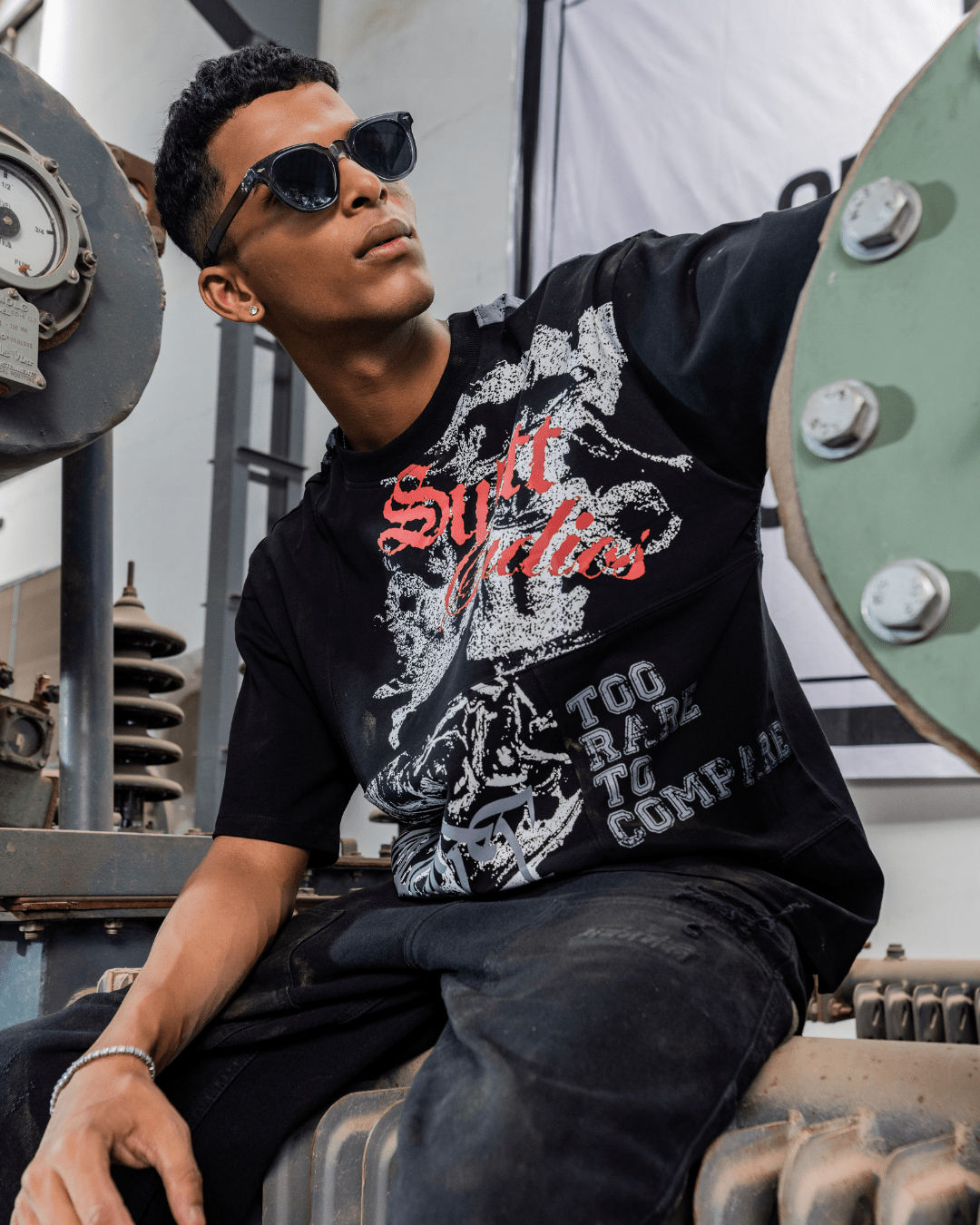 ANGEL GREY PATCH TEE