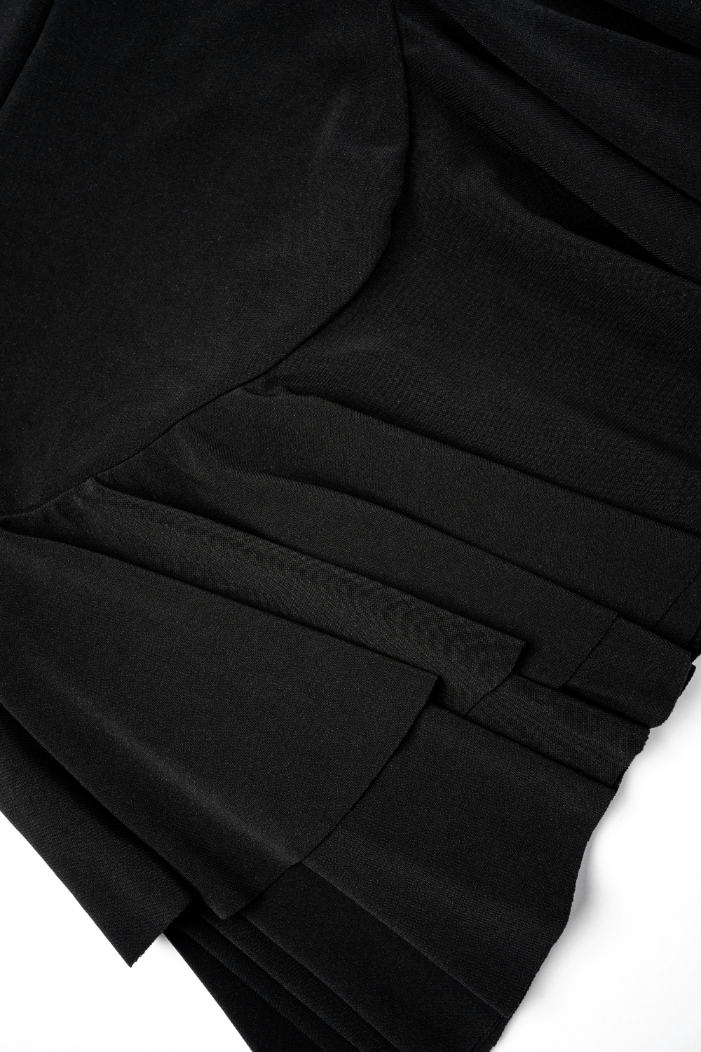 Black V shape ruffle skort