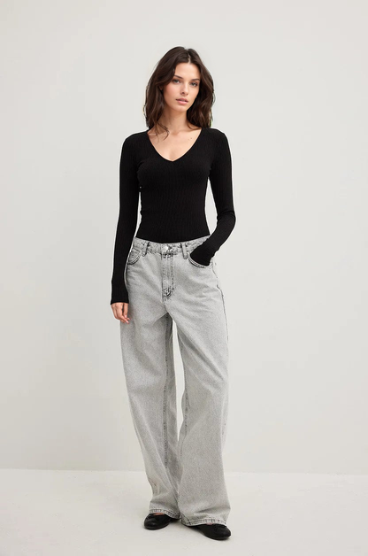 MWB V-Neck Ribbbed Long Sleeve Top