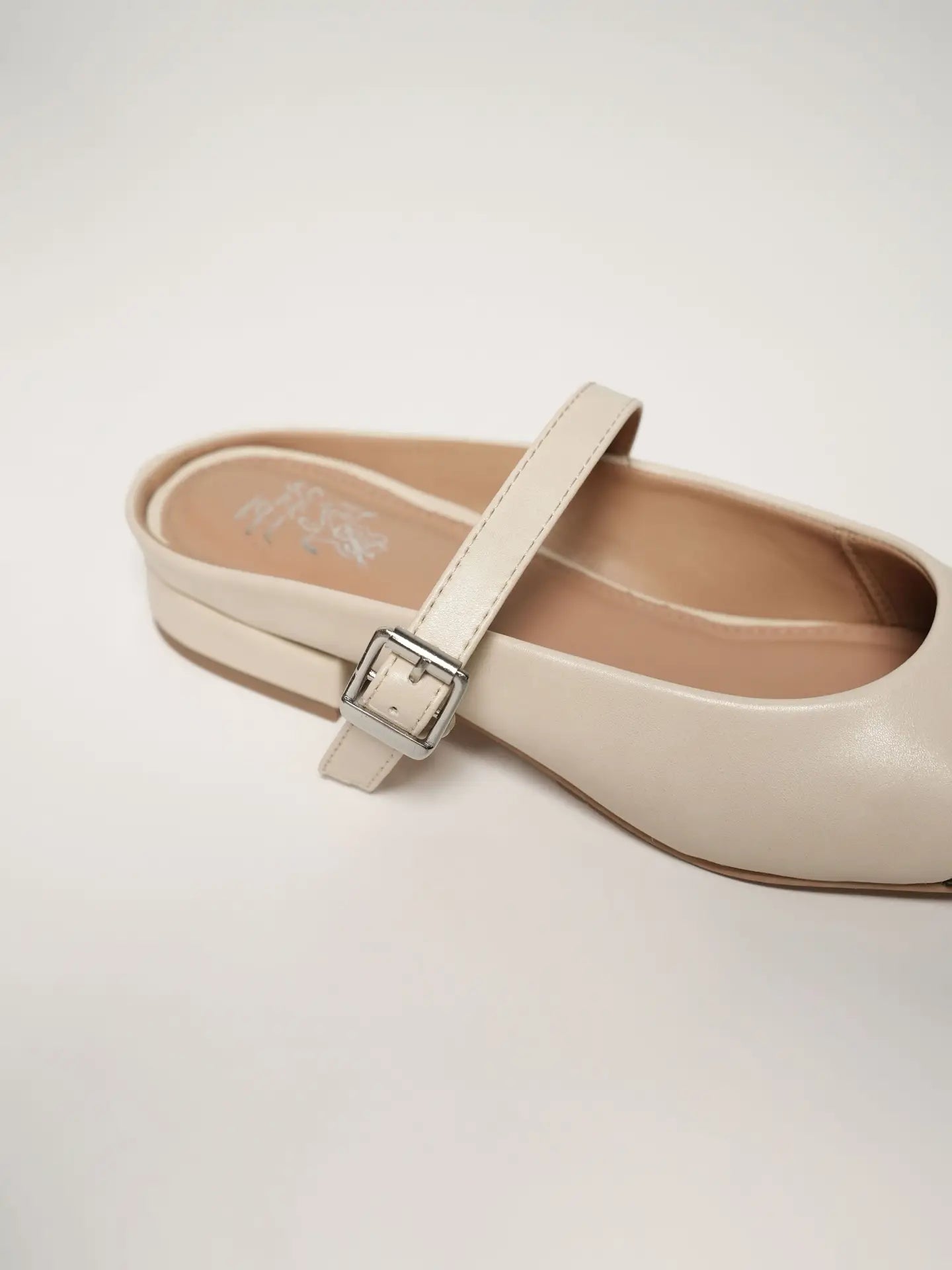 Theater Women Beige & Black Austens Mary Jane Flats