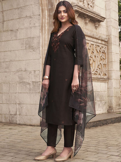 Floral Embroidered V-Neck Straight Thread Work Kurta With Trousers And Dupatta