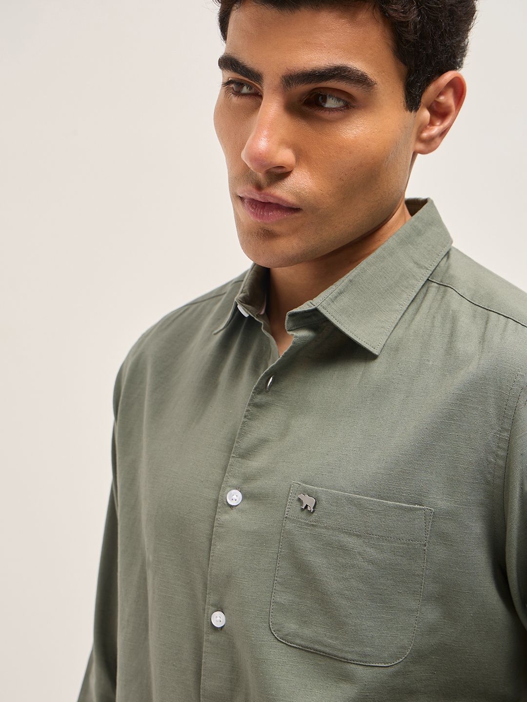 Men Slim Fit Solid Spread Collar Casual Cotton Linen Shirt