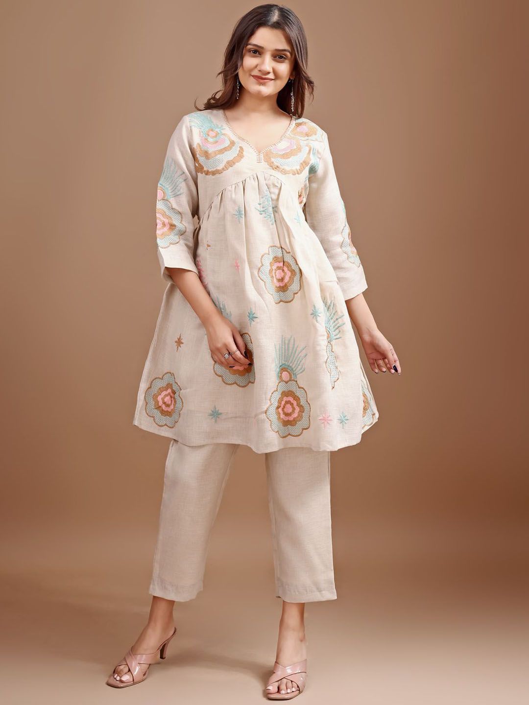 Embroiderey Linen Tunic With Trousers