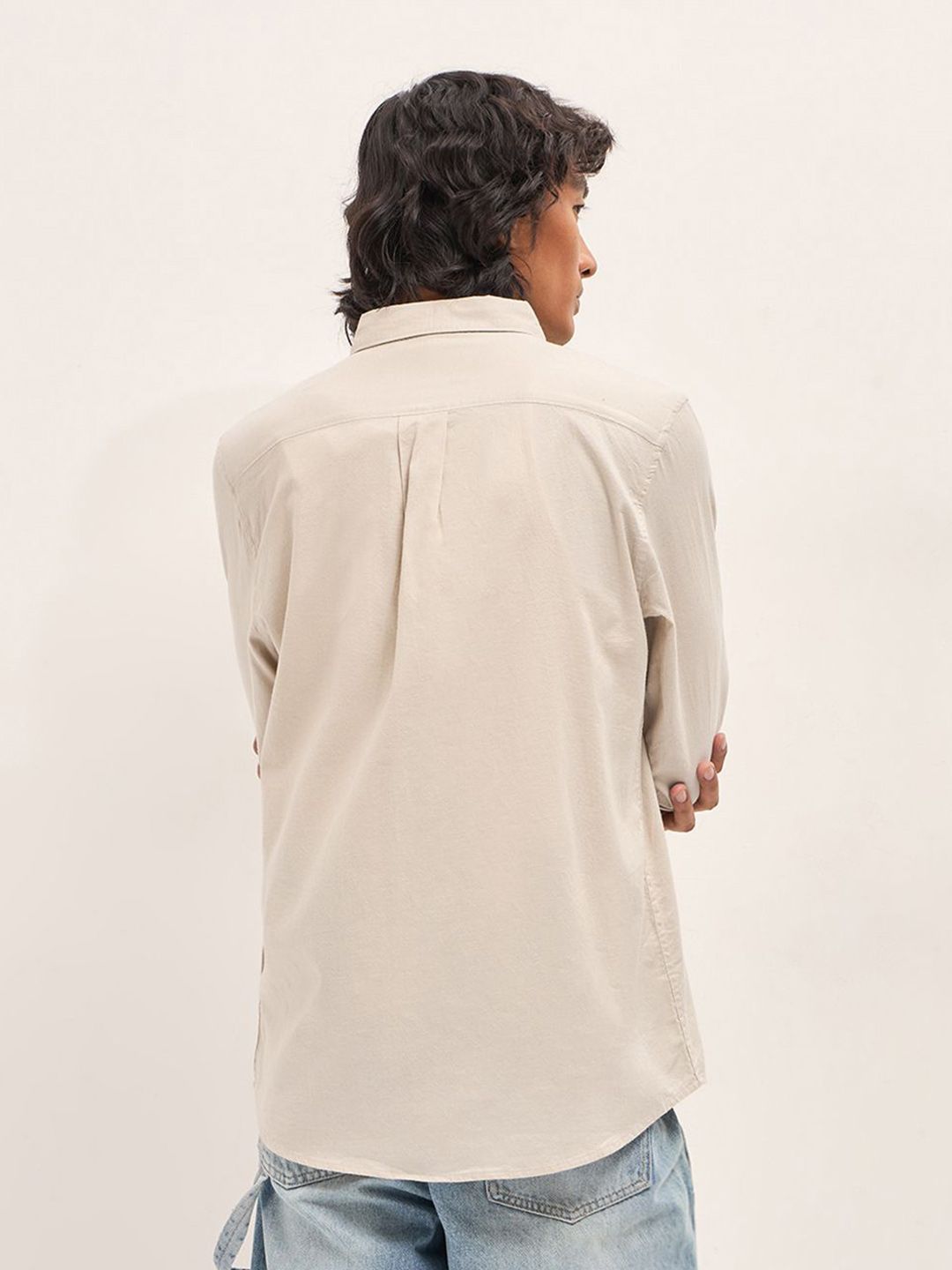 Men Slim Fit Solid Button-Down Collar Casual Shirt