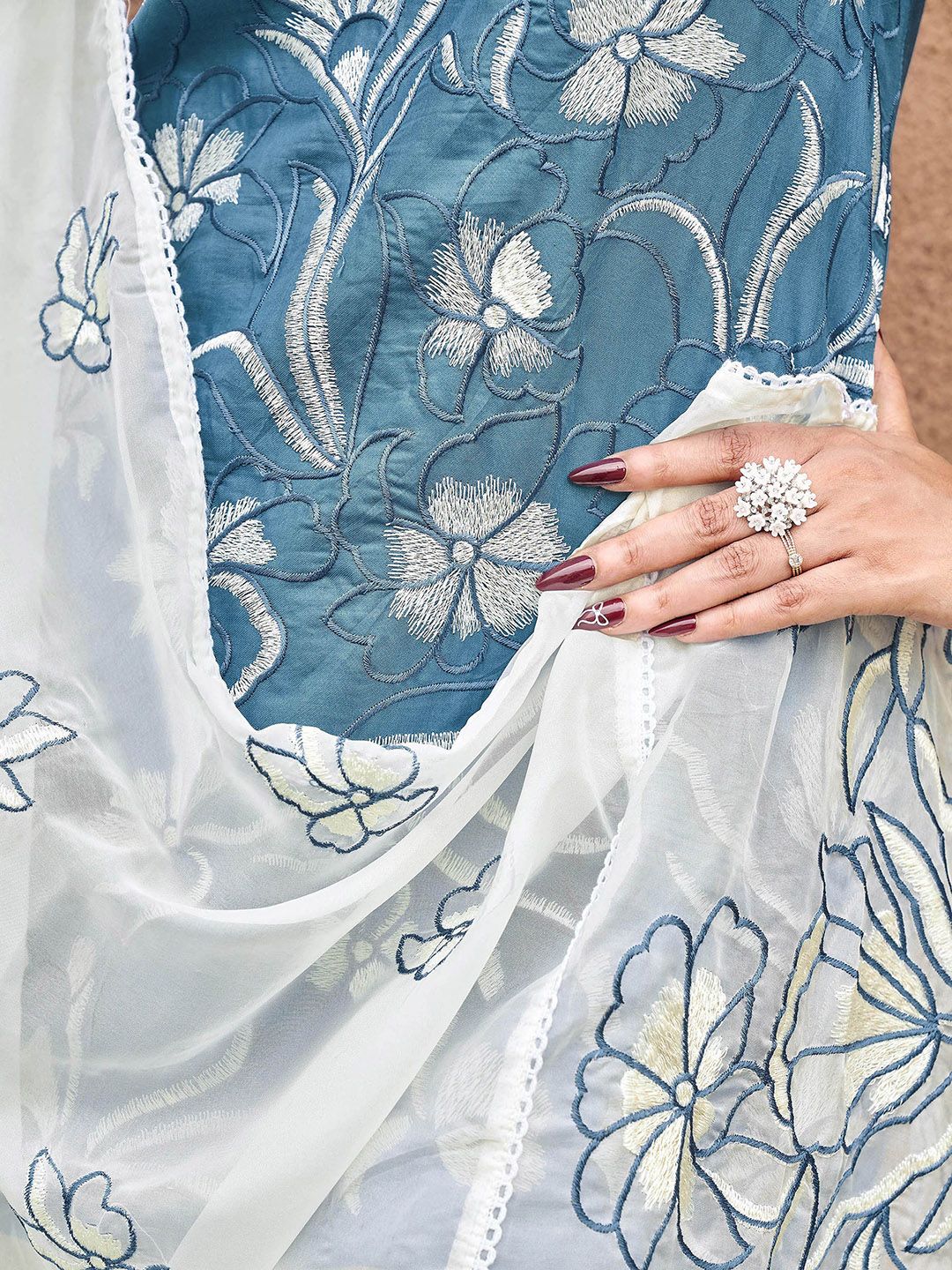 Floral Embroidered Thread Work Straight Kurta With Trousers & Dupatta