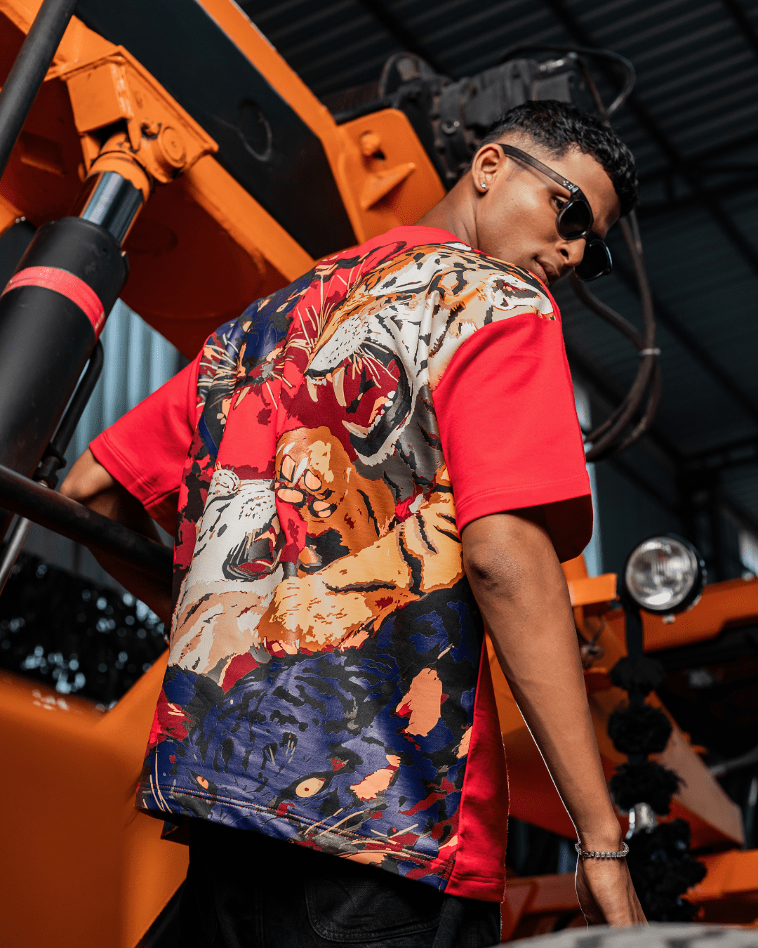 RIVAL ROAR TIGER RED TEE