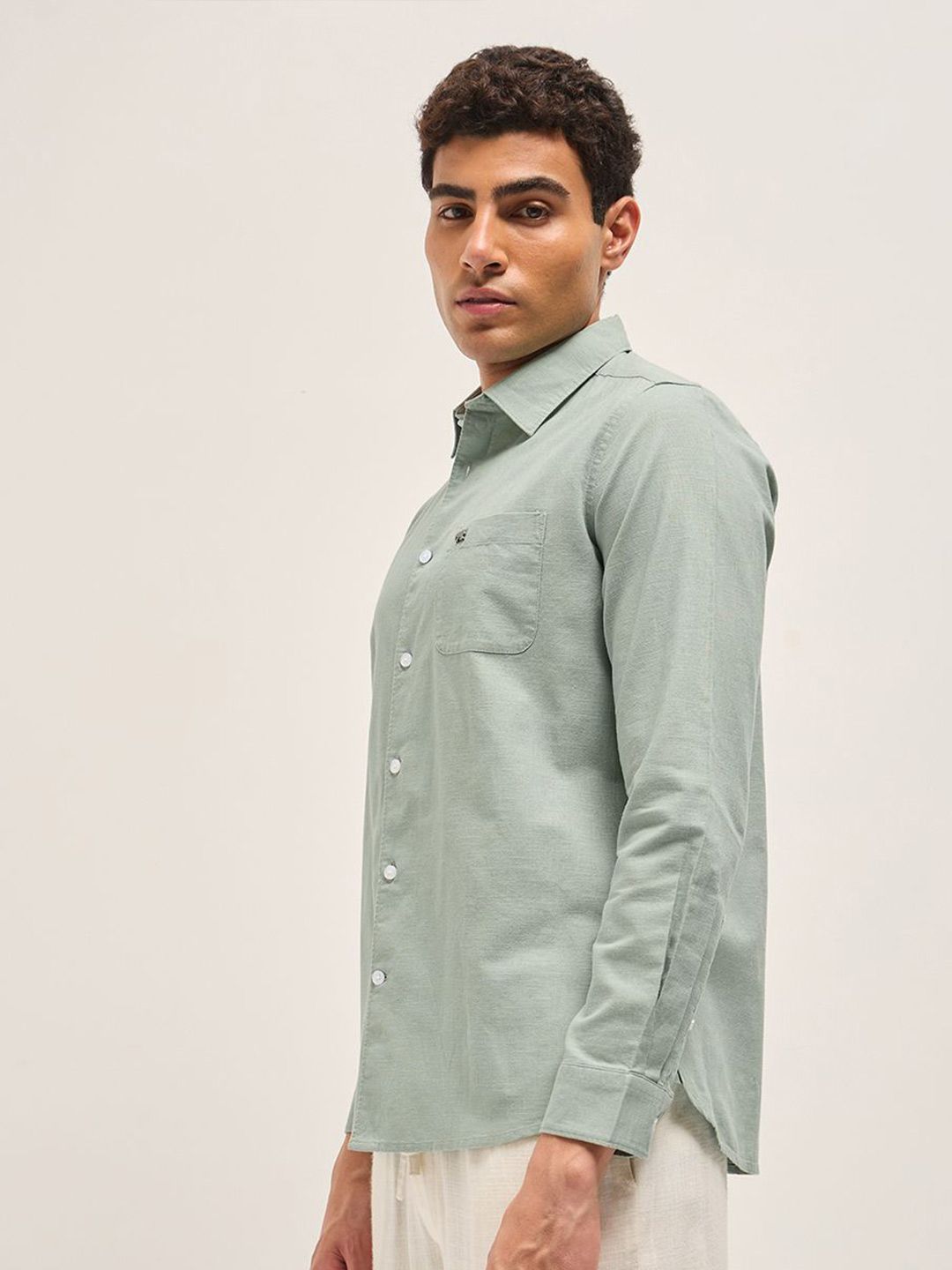 Men Slim Fit Solid Spread Collar Casual Cotton Linen Shirt