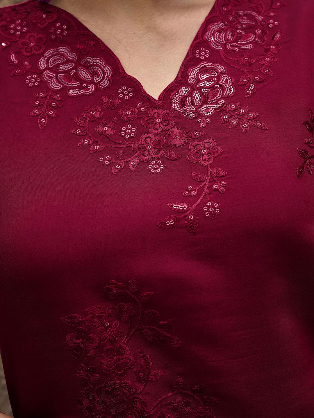 Embroidered V-Neck Tunic With Trousers