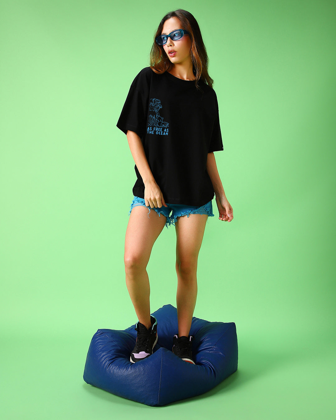 Women's Black Ocean Child Graphic Printed Oversized T-shirt